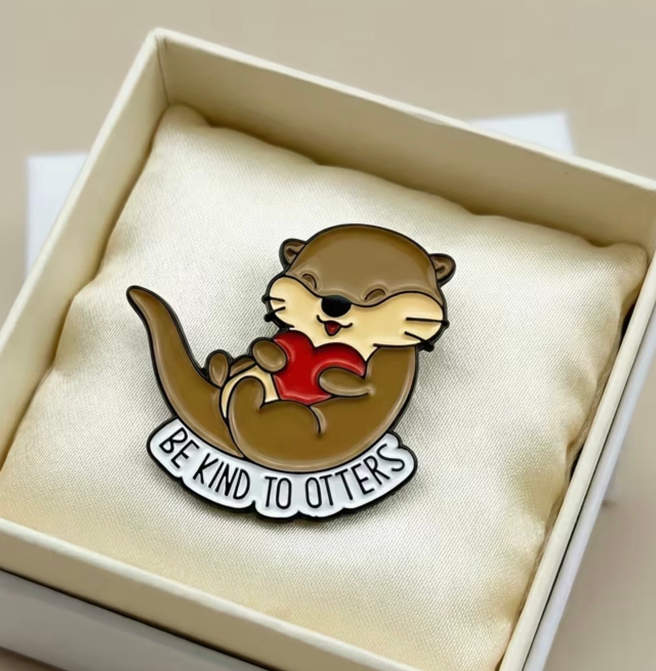 Be kind to otters - Image 1