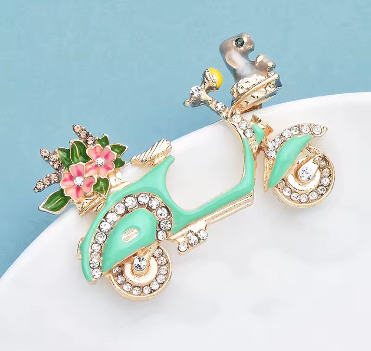Mint Vespa - Image 1