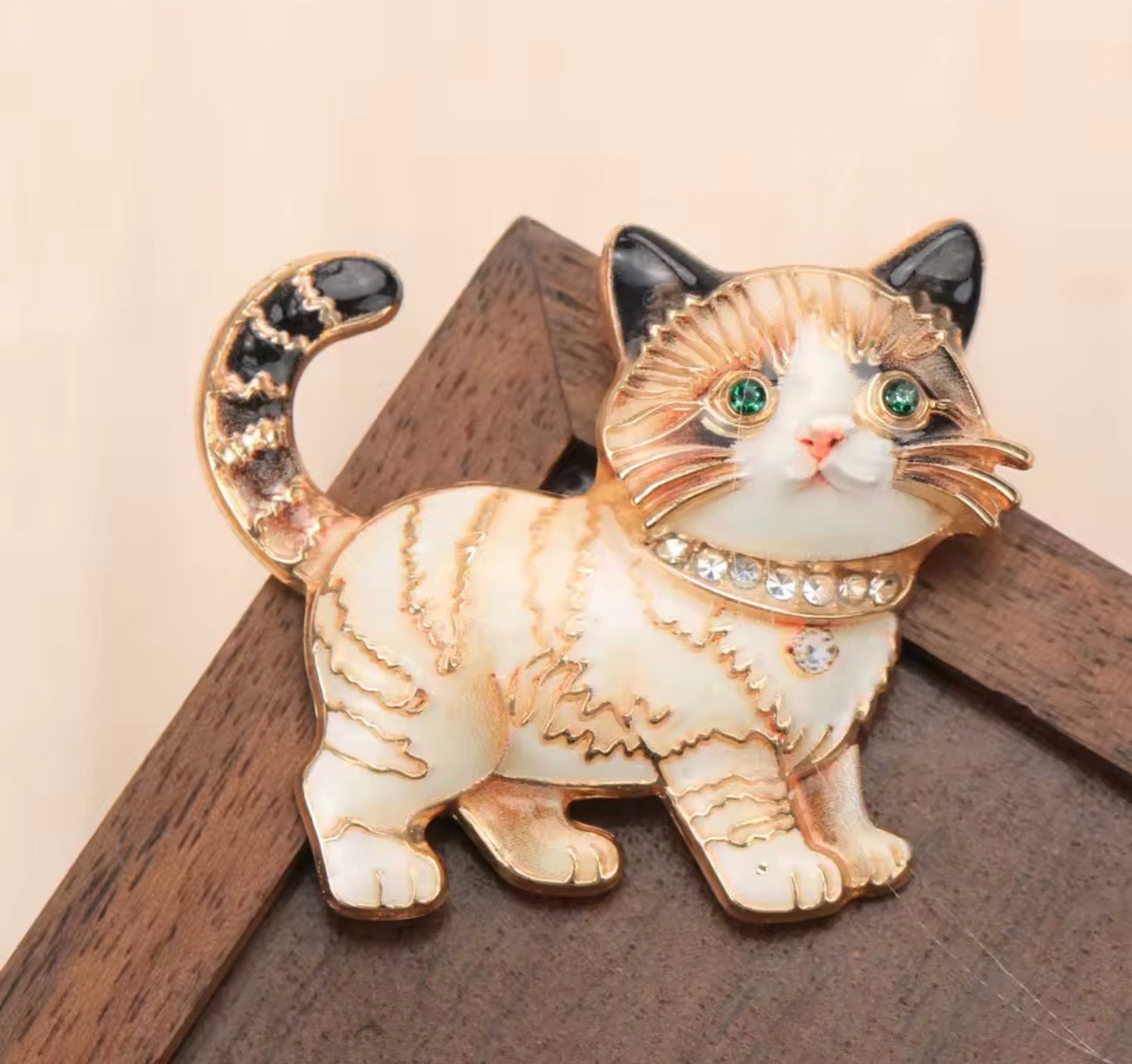Charming whiskers - Image 1