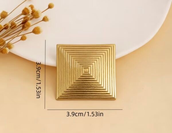 Golden labyrinth
