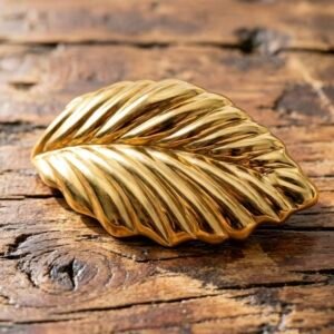 Botanical leaf brooch