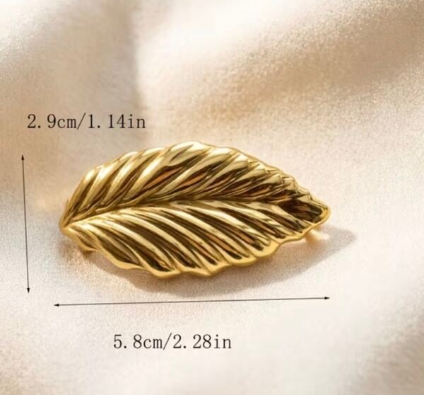 Botanical leaf brooch
