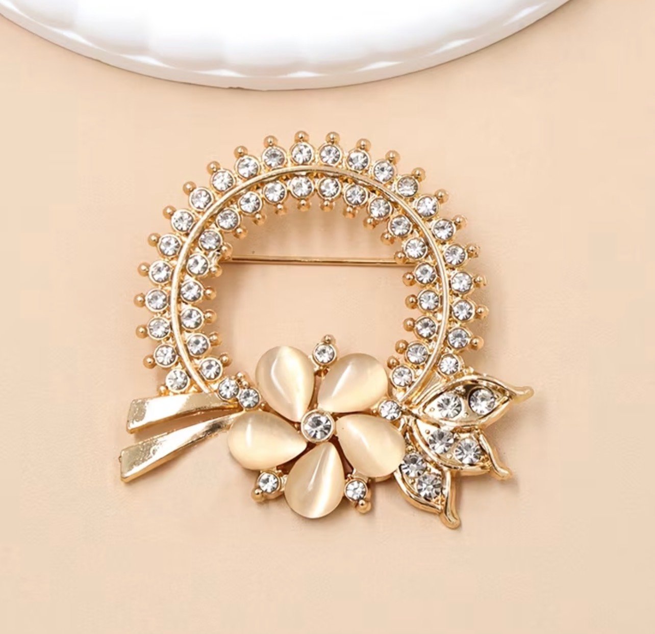 Golden blossom wreath - Image 1