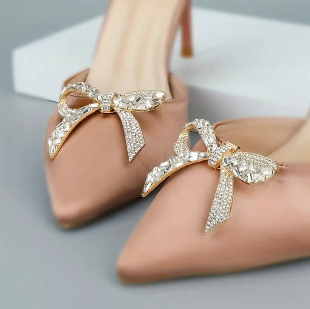 Glam rhinestone bow shoe brooch