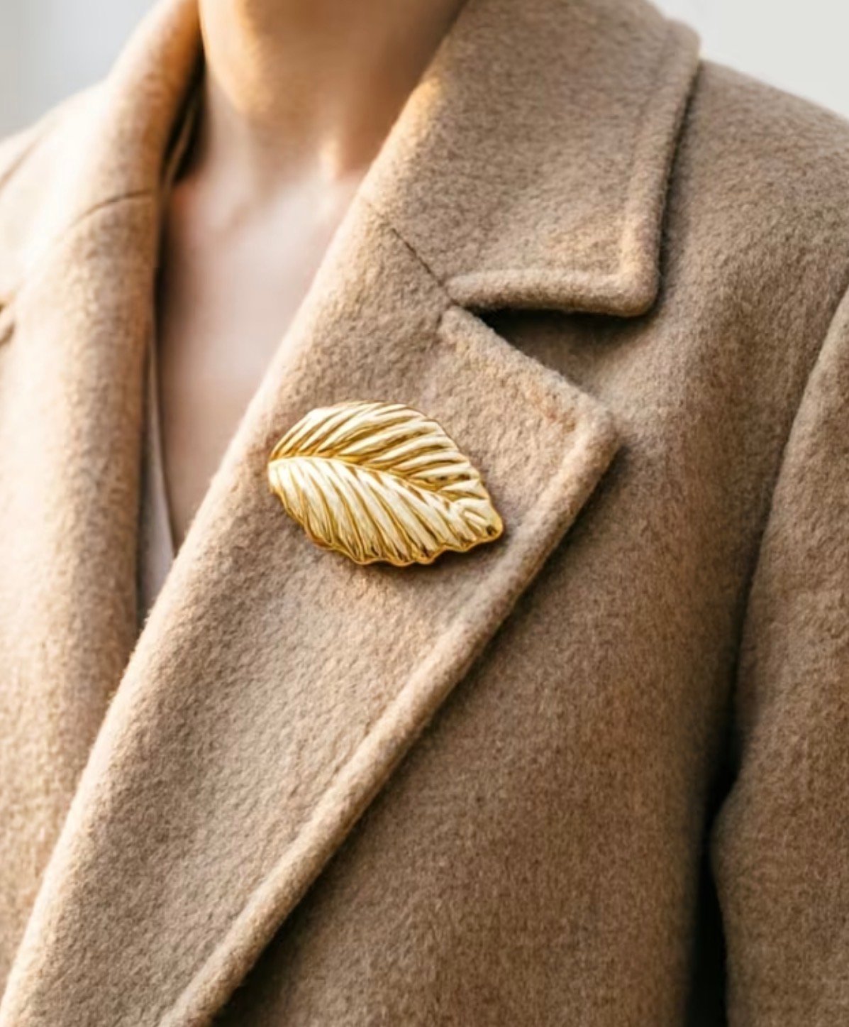 Botanical leaf brooch - Image 2