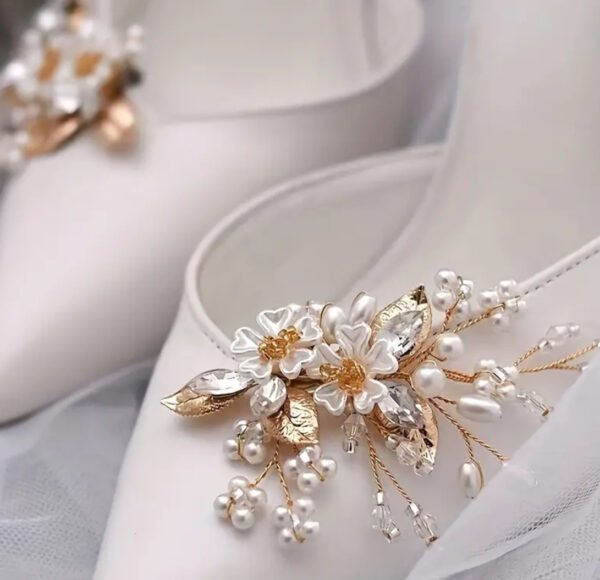 Pearl cluster shoe brooch