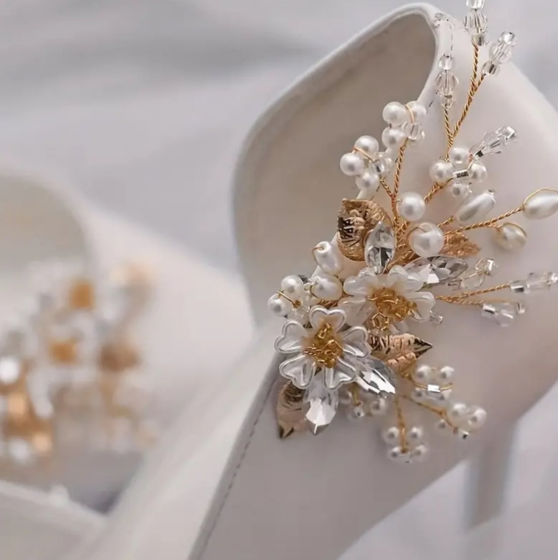 Pearl cluster shoe brooch - Image 1