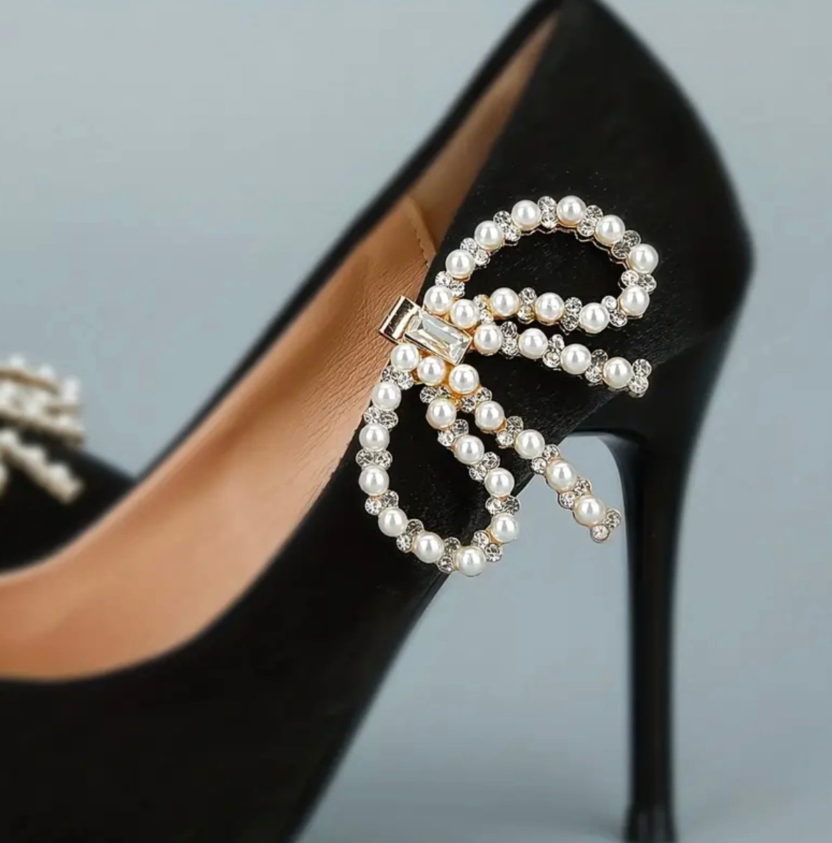 Pearly bow shoe brooch - Image 3