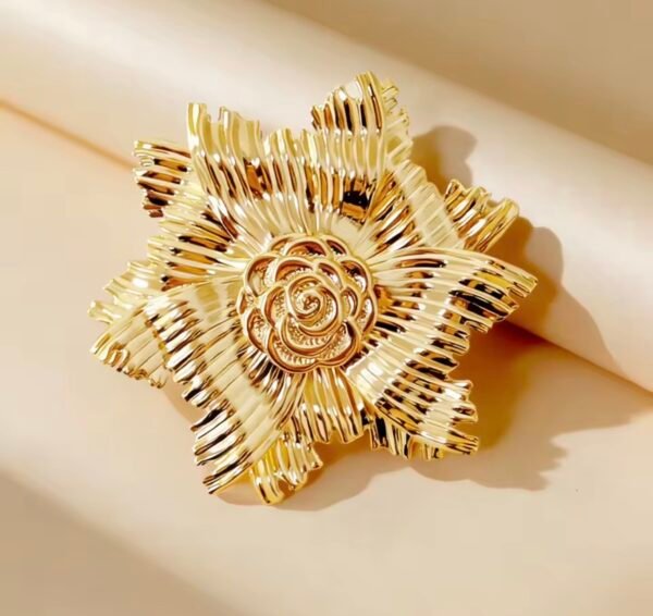 Golden radiance flower