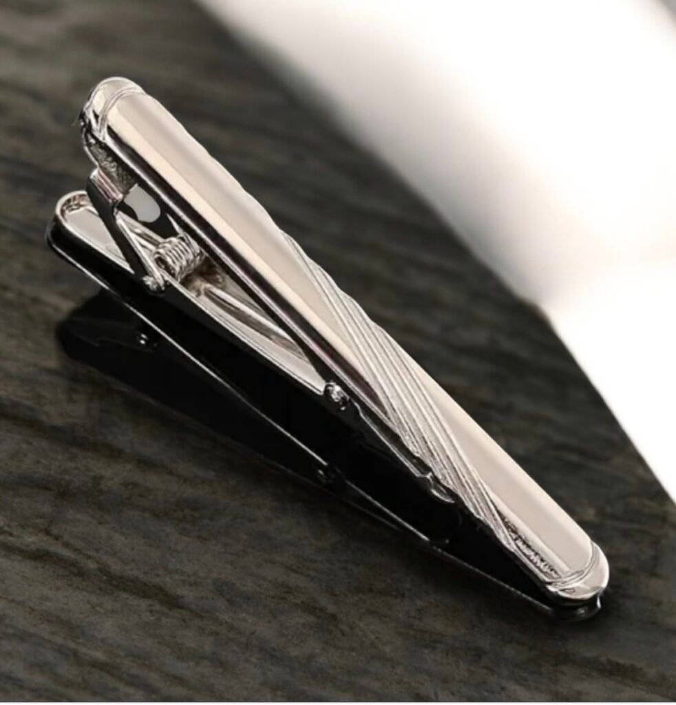 Silver tie pin