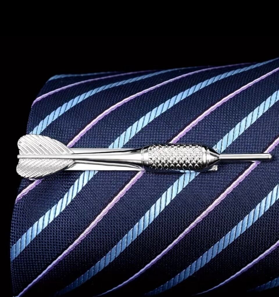 Dart tie pin