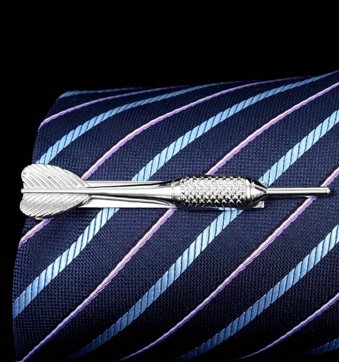 Dart tie pin - Image 1