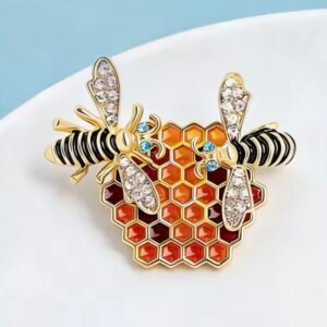 Bee and honeycomb - Image 1