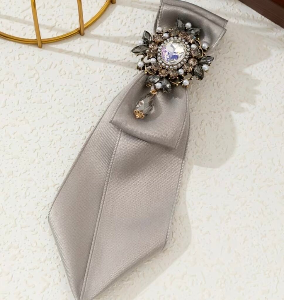 Ladies bow tie-grey