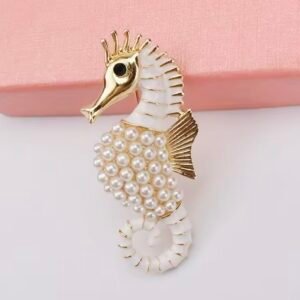 Pearl seahorse - Image 1