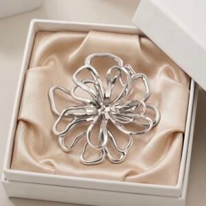 Silver petals - Image 1