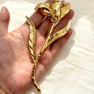 Oversized golden rose - Image 1